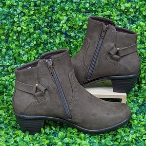 Easy Street Women's Block Heel Ankle Boots